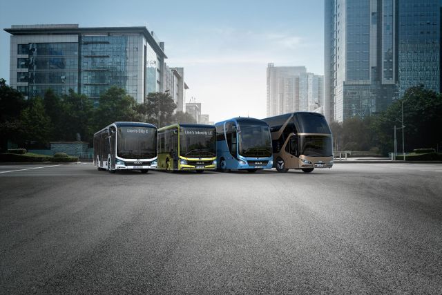 5er Range MAN Busse Skyliner ohne TGE angesetzt s RGB